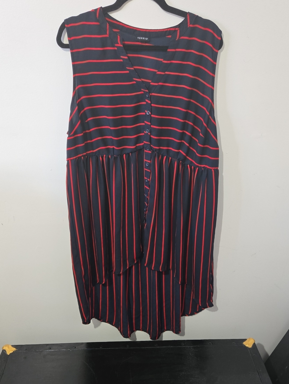 Torrid Ladies 2X High Low Button Up Tank Top